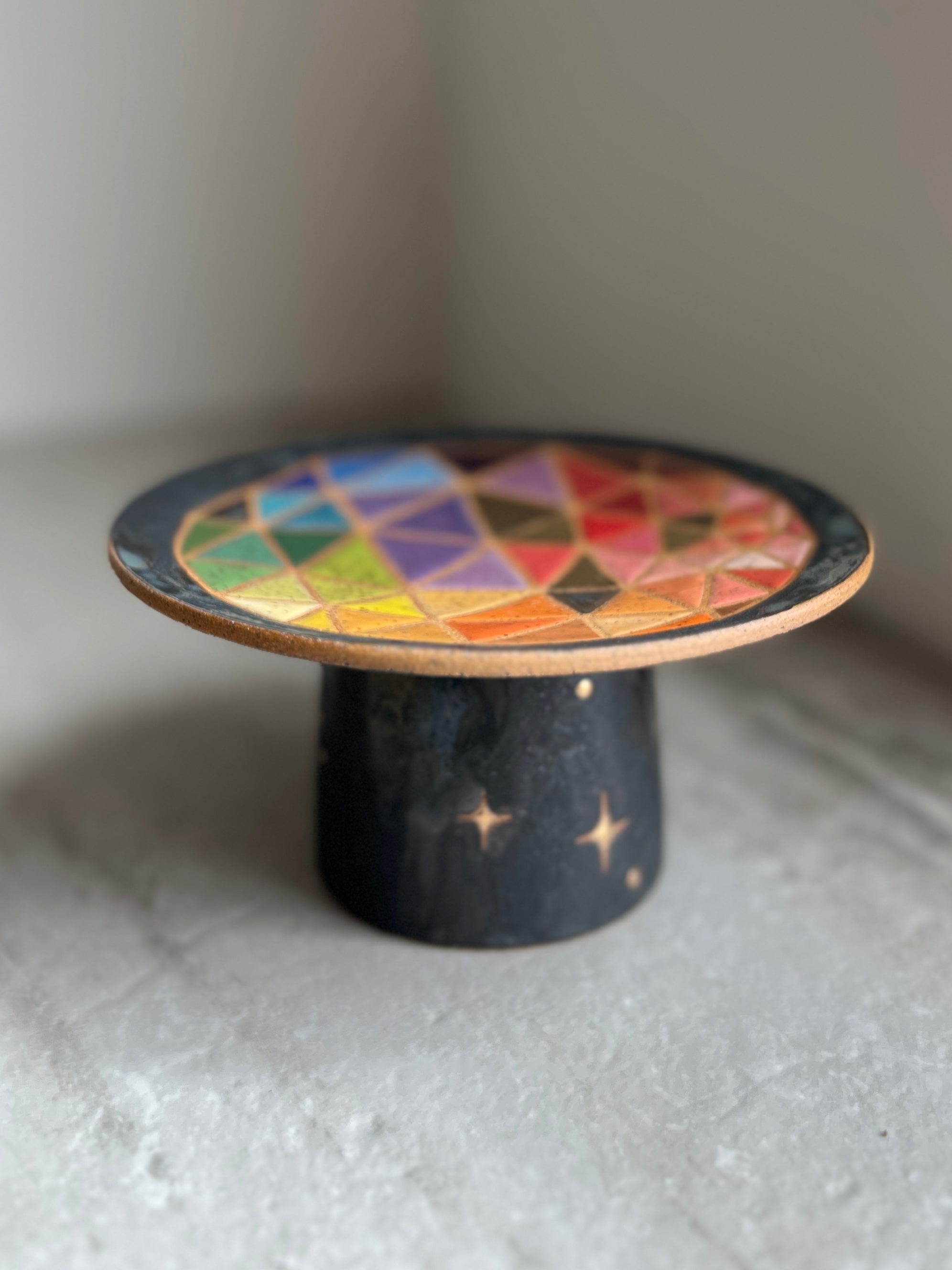 Pedestal offering dish