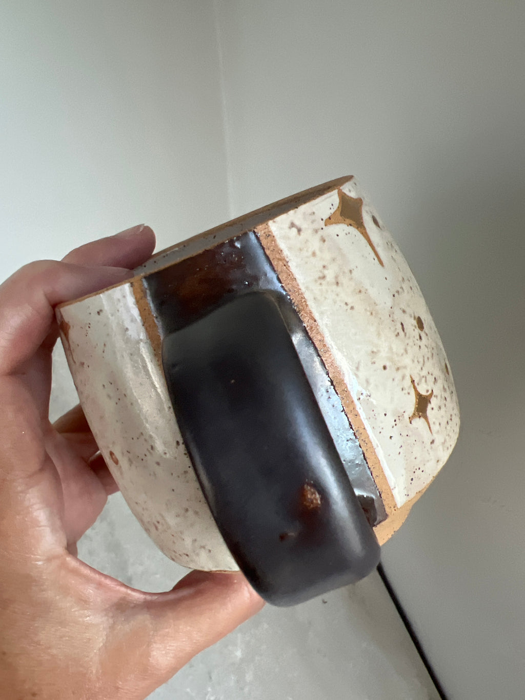M12 mug (glaze flaw)