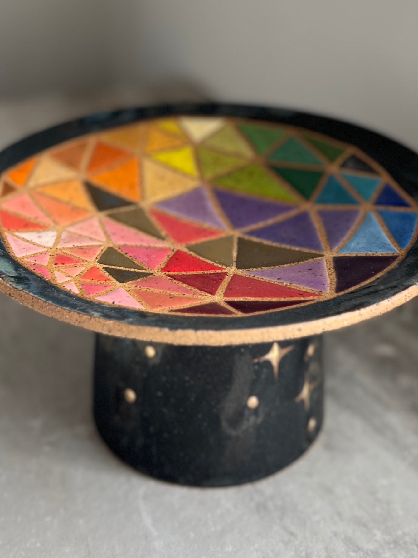 Pedestal offering dish